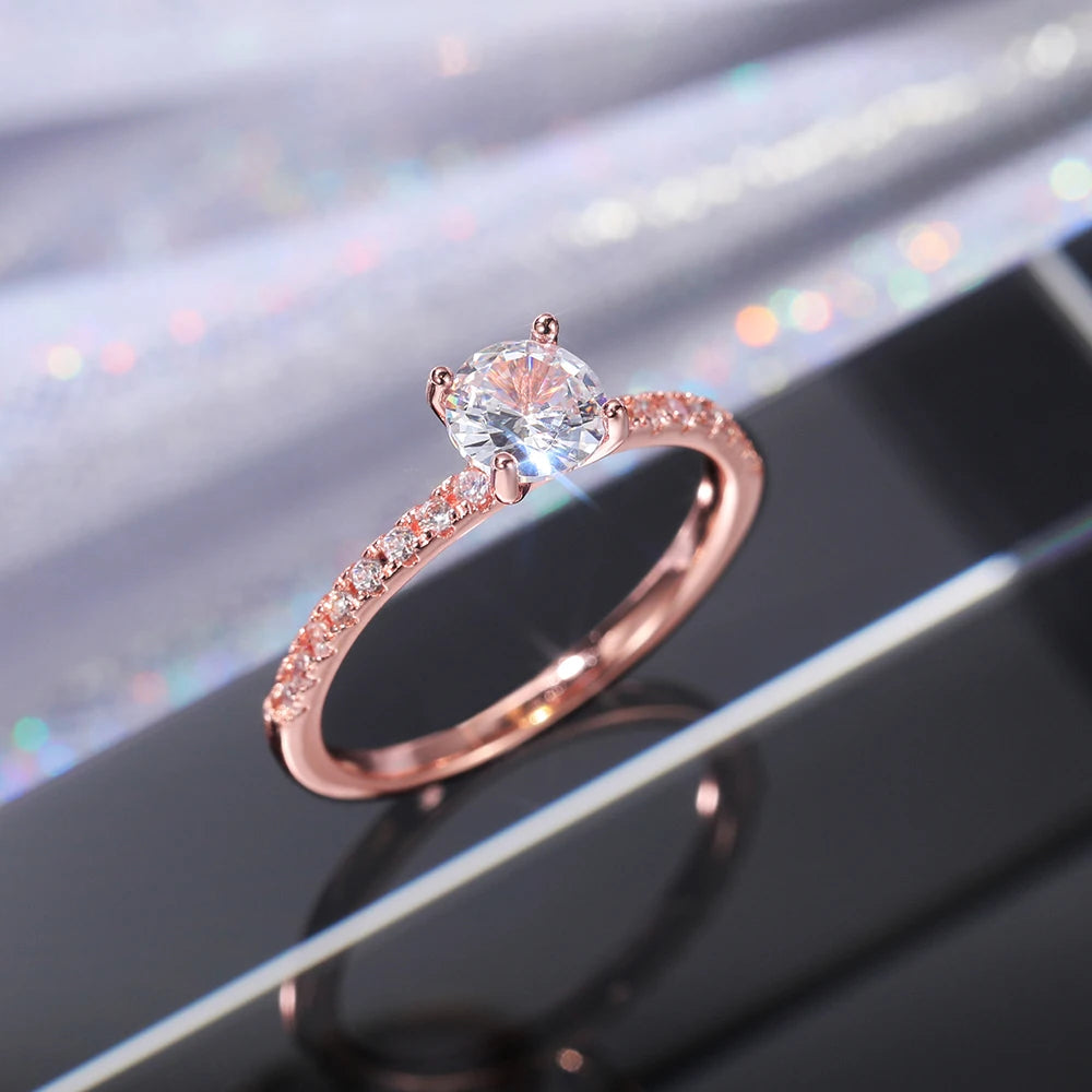 The Everlight Ring Luxe Solitaire
