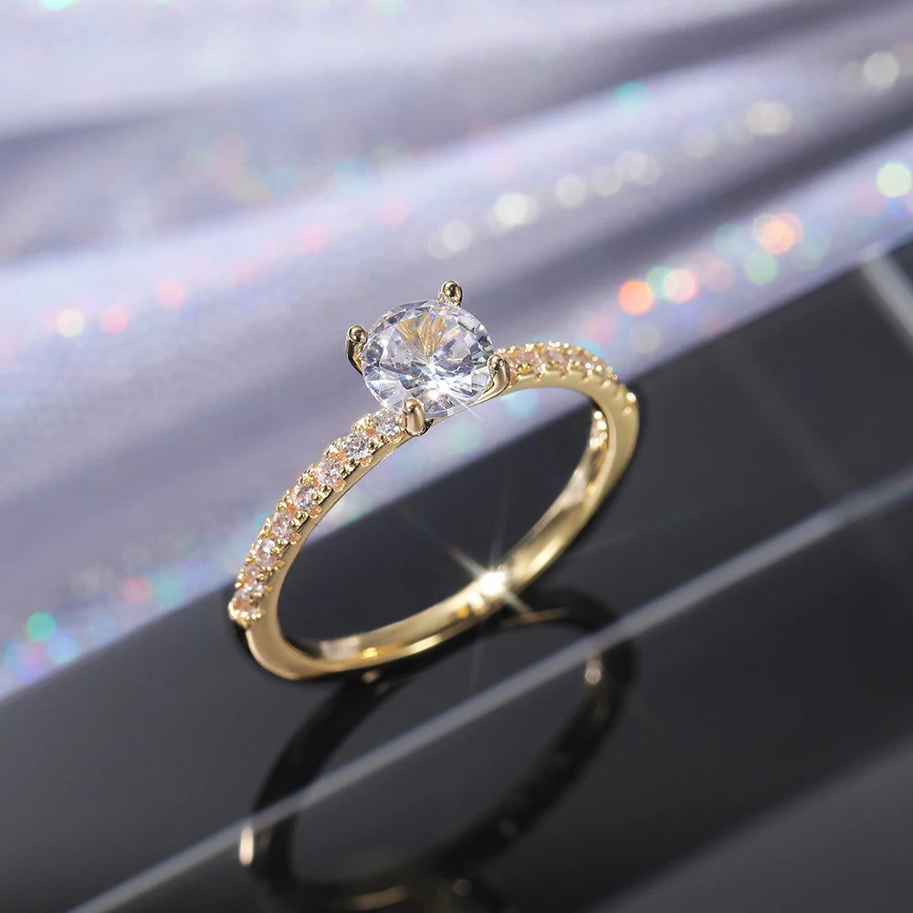 The Everlight Ring Luxe Solitaire