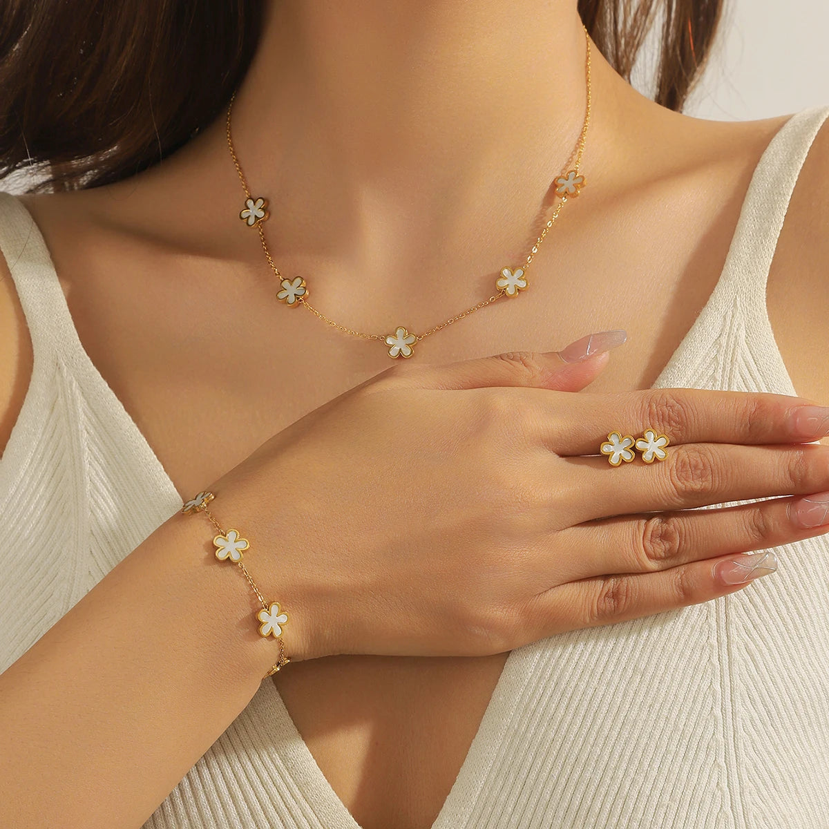 Plant Motif Charm Bracelet