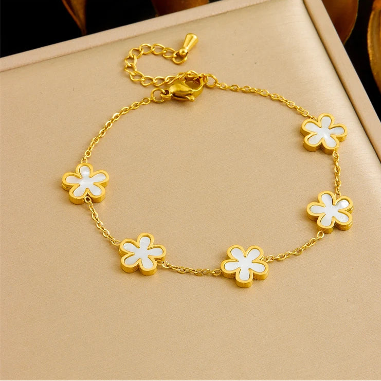 Plant Motif Charm Bracelet